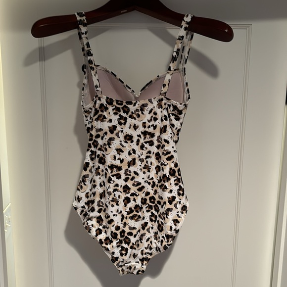 NWT Nip Tuck Swim one piece leopard print bathing suit with wrap top & ruching - Picture 16 of 16